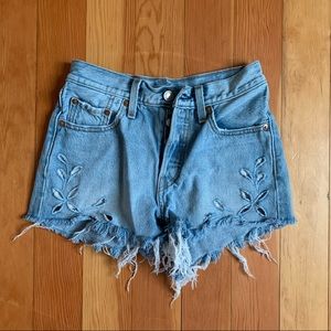 Shorts- Levis- Embroidered